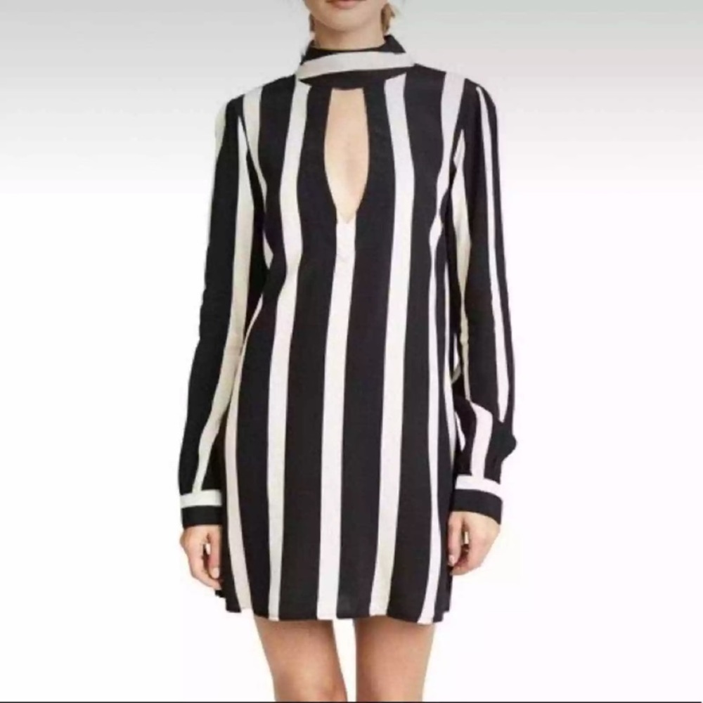 Flynn skye Leah keyhole tunic mine desss